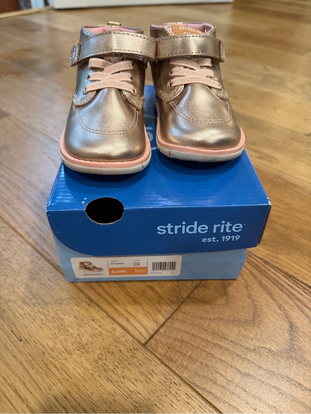 Stride Rite SRT Quinn Girls US 6.5M Rose Gold